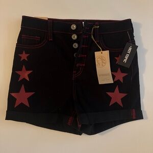 Aphrodite red star shorts